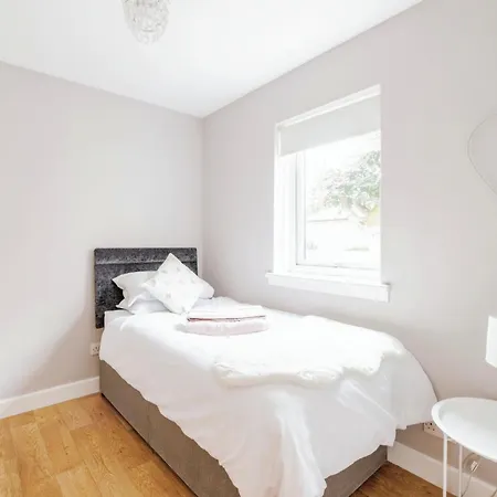 Cosy Modern 2 Bed Garden View Appartment, Parking, Tv Wifi Aberdeen Exterior photo